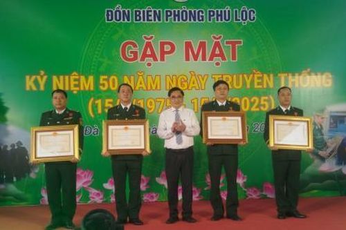 Đồn Biên phòng Phú Lộc đón nhận các phần thưởng của Chủ tịch nước nhân kỷ niệm 50 năm ngày truyền thống