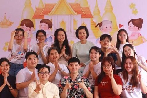TP. HCM: Bạn trẻ thích thú trải nghiệm Lễ hội Songkran 2025