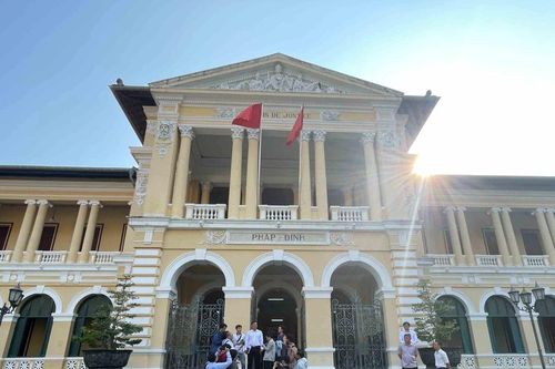 Xét xử 'bà vé số - ông xe ôm' cấu kết mua bán trẻ em trước cổng bệnh viện