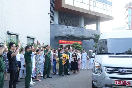 4 y bác sĩ Bệnh viện Quân y 175 lên đường làm nhiệm vụ tại đảo Trường Sa