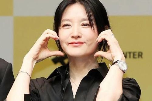 'Nàng Dae Jang Geum' Lee Young Ae trở lại sân khấu sau hơn 3 thập kỷ