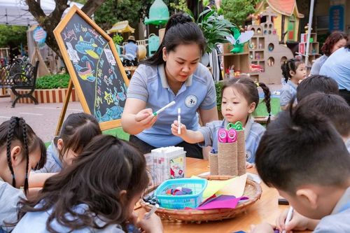 Trường học sáng tạo trong tái chế rác thải