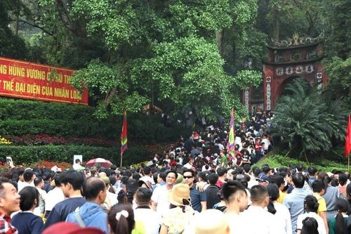 Phú Thọ thu hơn 2.000 tỷ đồng dịp Lễ hội Đền Hùng năm 2025
