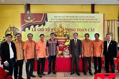 Ấm tình kiều bào tại lễ Giỗ Tổ Hùng Vương vùng Đông Bắc Thái Lan