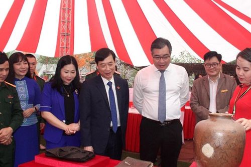 Giới thiệu hơn 200 hình ảnh, tư liệu hiếm về lịch sử tỉnh Yên Bái