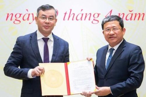 Công bố Quyết định của Bộ Chính trị về công tác cán bộ