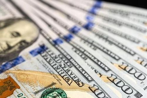 Lý do nhiều người mua gom USD