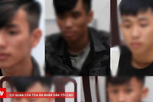 Dùng hung khí truy sát người trên phố