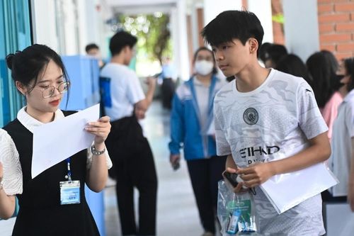 Sở GD-ĐT Hà Nội nói gì khi 32.000 bài thi khảo sát lớp 12 dưới 3 điểm?