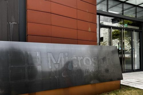 Microsoft phủ nhận rút khỏi Trung Quốc, sa thải 2.000 nhân sự