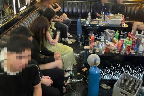 Phát hiện cơ sở karaoke kinh doanh 'bóng cười' trái phép