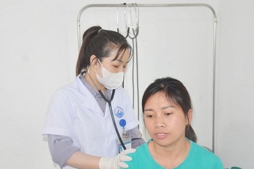Khó trong thu hút bác sĩ về cơ sở ở Nghệ An