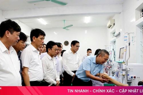 Lãnh đạo tỉnh dự khai trương hệ thống máy chạy thận ở Hương Sơn