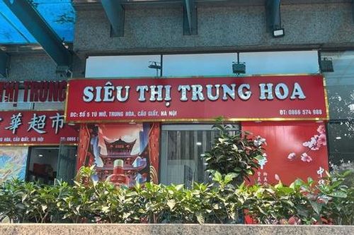Hà Nội: Loạt cửa hàng vô tư bán hàng Trung Quốc thiếu tem, nhãn phụ