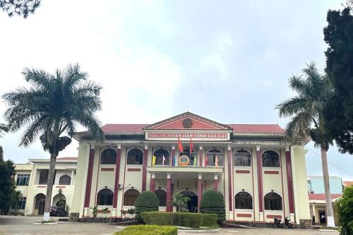 Tòa án nhân dân tỉnh cho thôi việc với ông Nguyễn Xuân Hưng