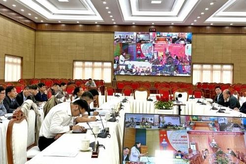 Phó Chủ tịch UBND tỉnh Lâm Đồng Đinh Văn Tuấn làm việc với Sở Y tế về tình hình hoạt động sau sắp xếp tổ chức bộ máy