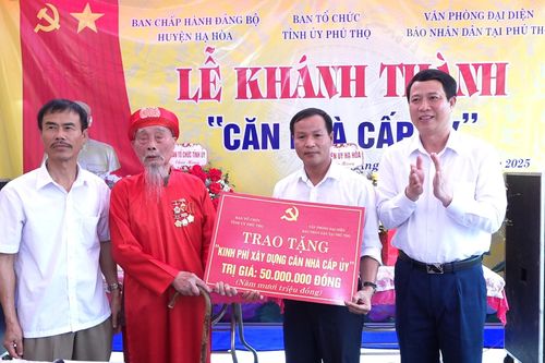 Khánh thành căn nhà cấp ủy tại huyện Hạ Hòa