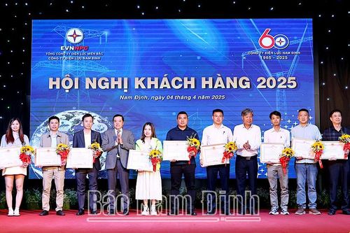Công ty Điện lực Nam Định: Cam kết cung ứng điện an toàn ổn định, đồng hành cùng khách hàng sử dụng điện tiết kiệm và hiệu quả