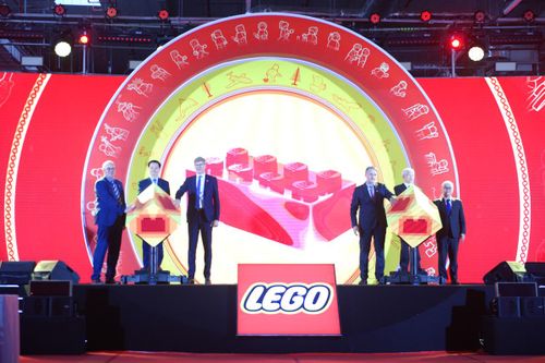 Khánh thành Nhà máy sử dụng năng lượng tái tạo LEGO hơn 1 tỷ USD ở Bình Dương