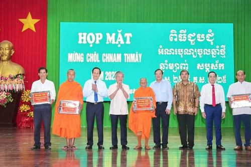 Trà Vinh: Họp mặt mừng Tết cổ truyền Chôl Chnăm Thmây