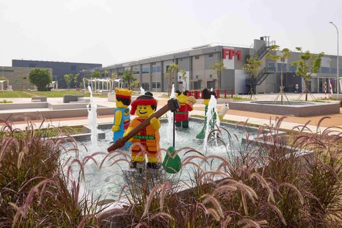 Có gì trong nhà máy LEGO ở Bình Dương