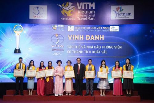Tôn vinh 224 tổ chức, cá nhân đóng góp xuất sắc cho ngành Du lịch