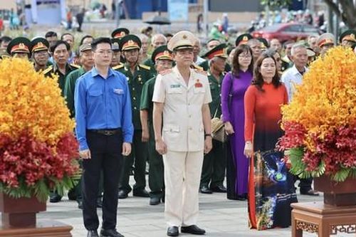 Công an TPHCM tiếp đón 100 đại biểu CBCS và những người tham gia làm nên Đại thắng mùa Xuân 1975