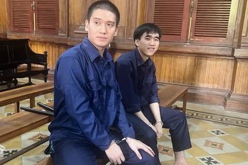 ''Bí mật'' giấu trong máy pha cà phê từ Đức gửi về khiến hai thanh niên lãnh án tử