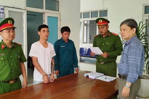 Mới ra tù, lại dùng dao đâm anh họ nhập viện
