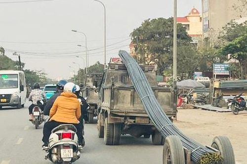 Tái diễn xe chở hàng cồng kềnh, quá khổ, quá tải: Tăng cường kiểm tra xử lý vi phạm