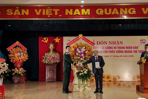 Truy tặng danh hiệu 'Anh hùng lực lượng vũ trang nhân dân' cho Thiếu tướng Hoàng Thế Thiện