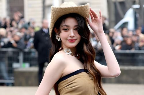 Thương vụ 1,4 tỷ USD đưa Versace về tay Prada