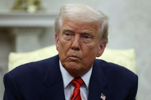 Harvard gặp đủ kiếp nạn vì ông Trump