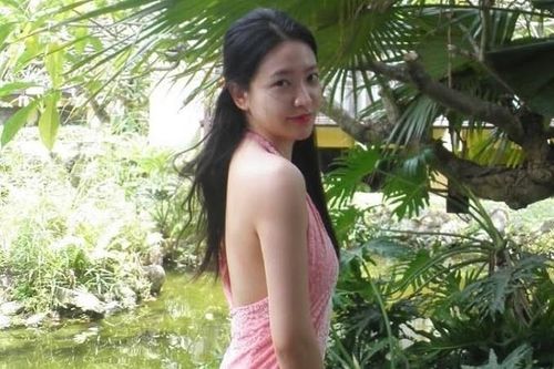Yeri (Red Velvet) khoe loạt ảnh ở Đà Nẵng