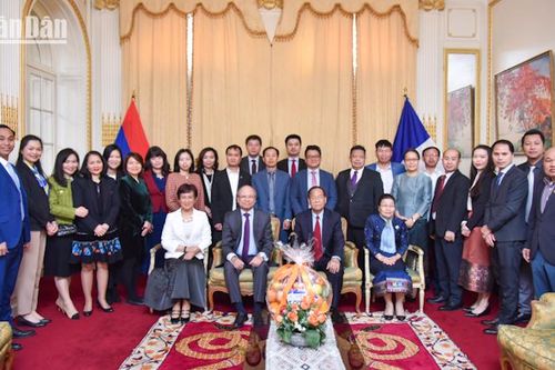 Thắt chặt tình hữu nghị Việt-Lào trên đất Pháp nhân dịp Tết cổ truyền Bunpimay