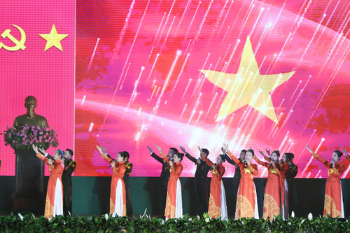 Văn nghệ nuôi dưỡng tinh thần quân dân Khu 4 trong cuộc kháng chiến chống Mỹ, cứu nước