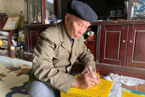 Người nặng lòng với văn hóa Sán Dìu