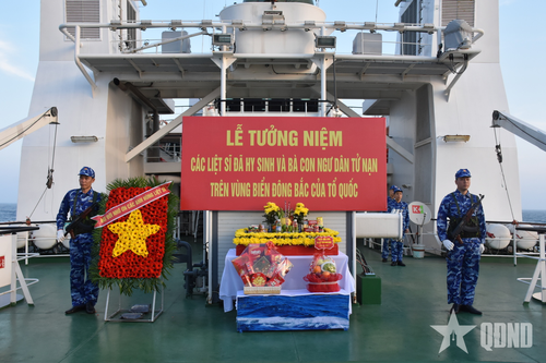 Tưởng niệm các liệt sĩ và ngư dân tử nạn trên vùng biển Đông Bắc của Tổ quốc
