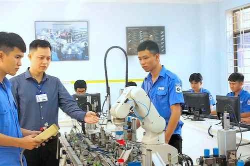 Gỡ khó tuyển sinh trường nghề