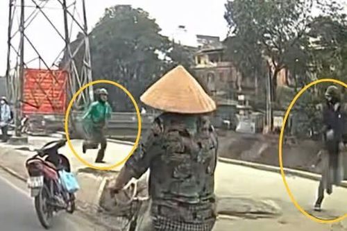 Tìm người bị tài xế xe ôm vác dao đuổi đánh ở Hà Nội