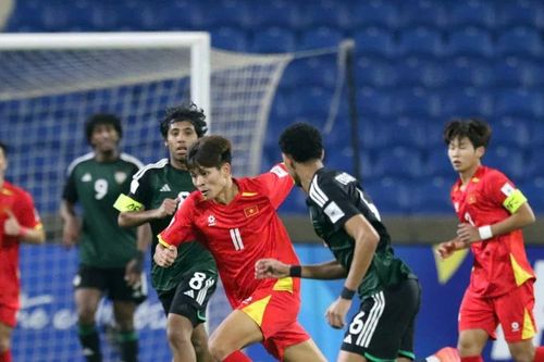 Học trò bật khóc, HLV U17 Việt Nam tiếc nuối vì hụt vé dự World Cup