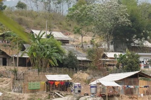 Ám ảnh cuộc hôn nhân bên kia biên giới