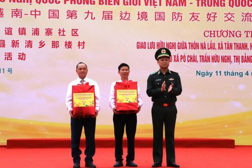 Giao lưu hữu nghị giữa chính quyền và nhân dân hai bên biên giới Việt Nam - Trung Quốc