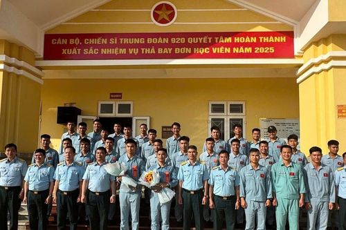 Trung đoàn 920, Trường Sĩ quan Không quân tổ chức thành công ban bay thả đơn học viên trên máy bay Yak-52