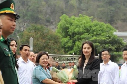 Thắm tình hữu nghị biên giới Việt - Trung
