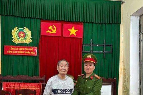 Cụ ông 87 tuổi ở Huế tự nguyện giao nộp khẩu súng K54 và nhiều viên đạn