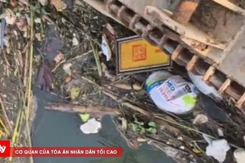 Rác thải bủa vây kênh Bắc cấp cho nhà máy nước