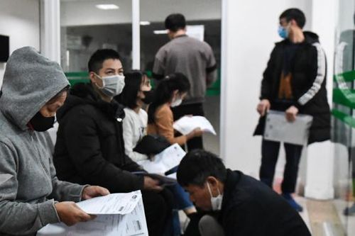 Bác sĩ nêu lý do nhiều người bị cảm cúm, hắt hơi, sổ mũi mãi không khỏi