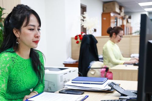 Nước nào từng thuê tổ chức độc lập để tuyển dụng công chức?