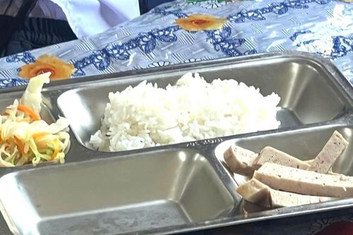 Phó Chủ tịch Đà Nẵng yêu cầu minh bạch thực đơn sau vụ suất ăn vài lát thức ăn